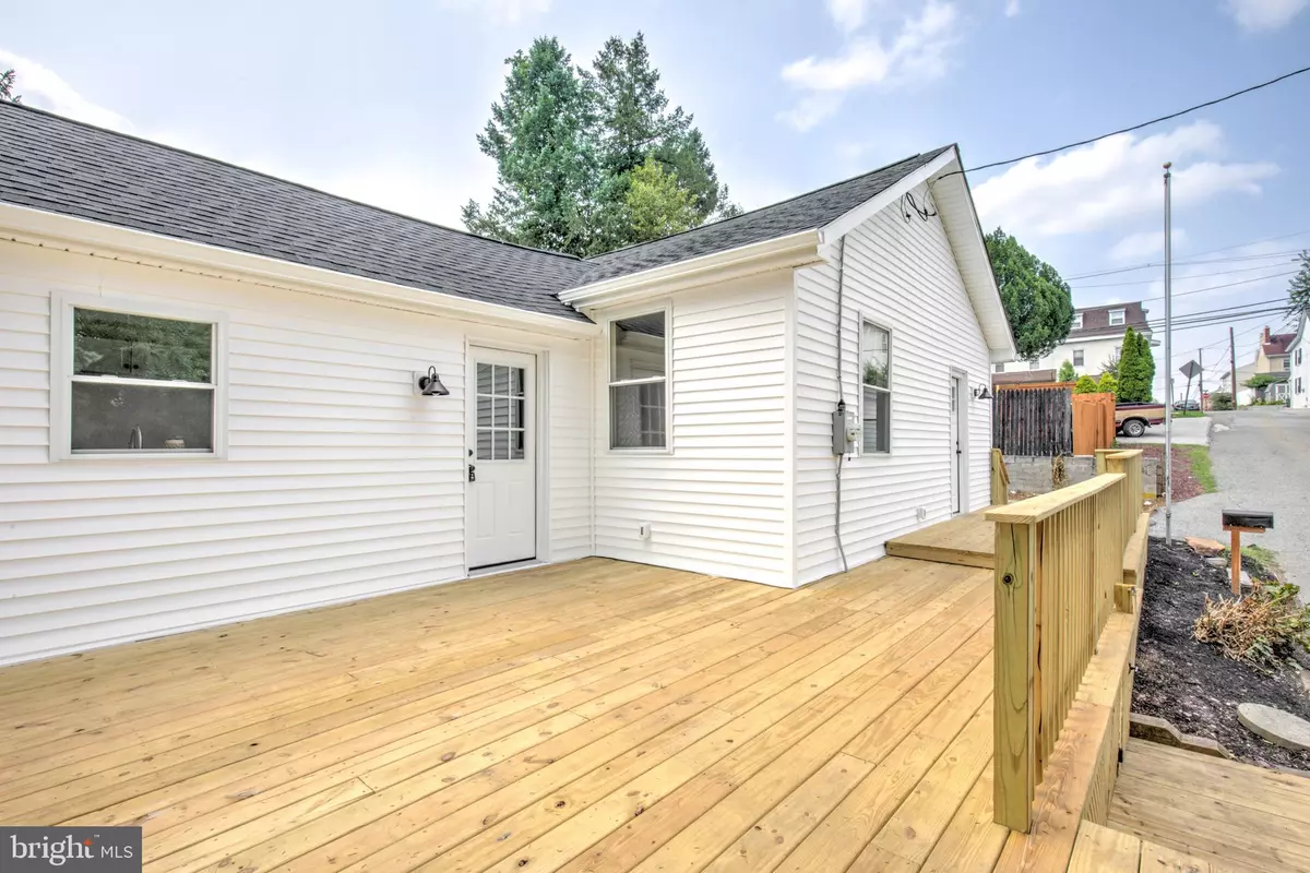 Phoenixville, PA 19460,1 PENN ST