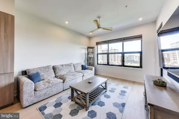 Alexandria, VA 22301,701 SWANN AVE #507