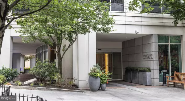 Philadelphia, PA 19106,200 W WASHINGTON SQ #1802