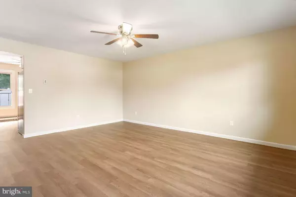 New Oxford, PA 17350,25 COMMERCE ST