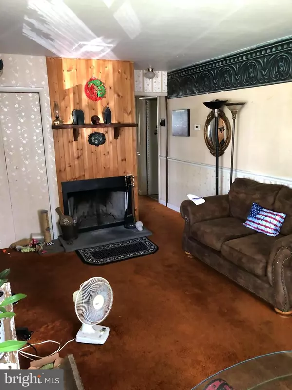 West Berlin, NJ 08091,4 N WALNUT CIR