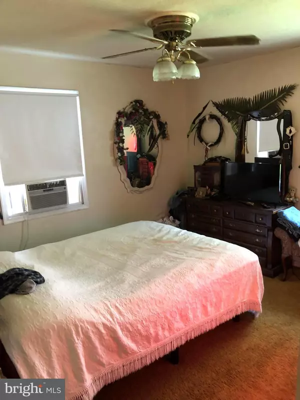 West Berlin, NJ 08091,4 N WALNUT CIR