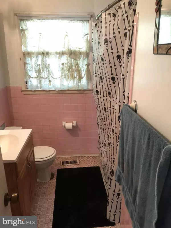 West Berlin, NJ 08091,4 N WALNUT CIR