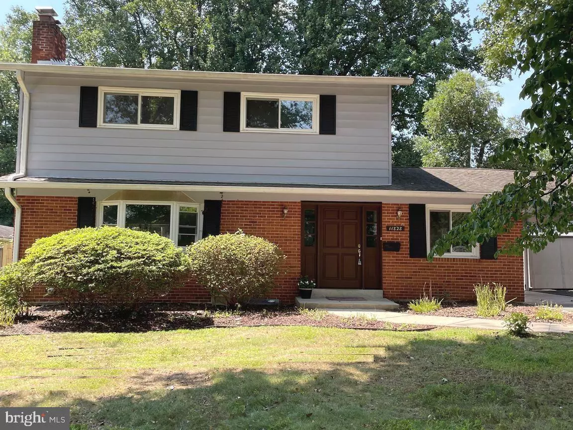 Potomac, MD 20854,11828 SMOKETREE RD