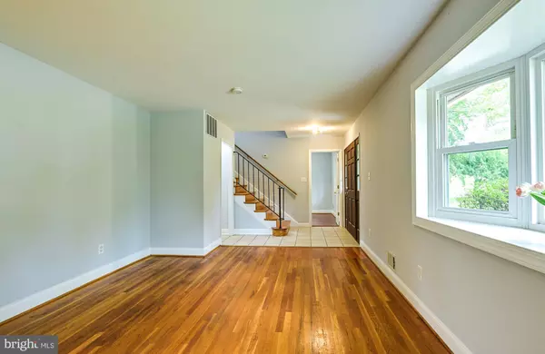 Potomac, MD 20854,11828 SMOKETREE RD