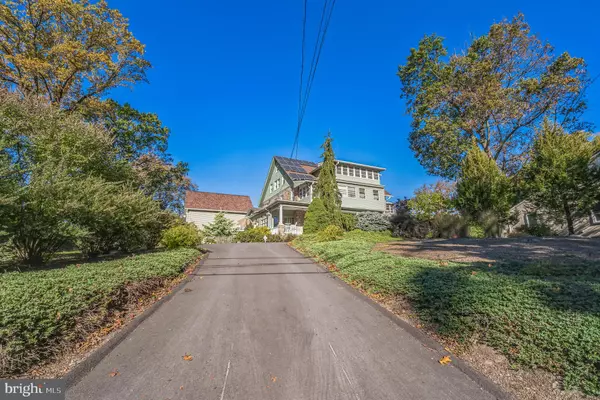 Ambler, PA 19002,313 EDGEWOOD DR #UNIT B