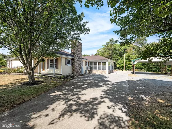 902 CARPERS PIKE, Gore, VA 22637