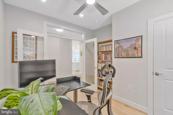 Herndon, VA 20171,2320 FIELD POINT RD #4-408