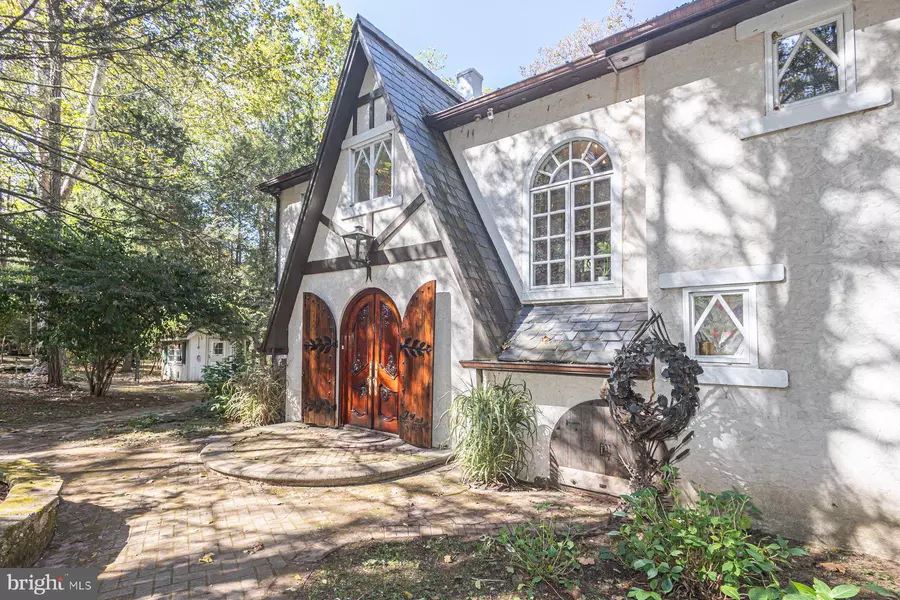 132 E DARK HOLLOW RD #MAIN HOUSE, Pipersville, PA 18947