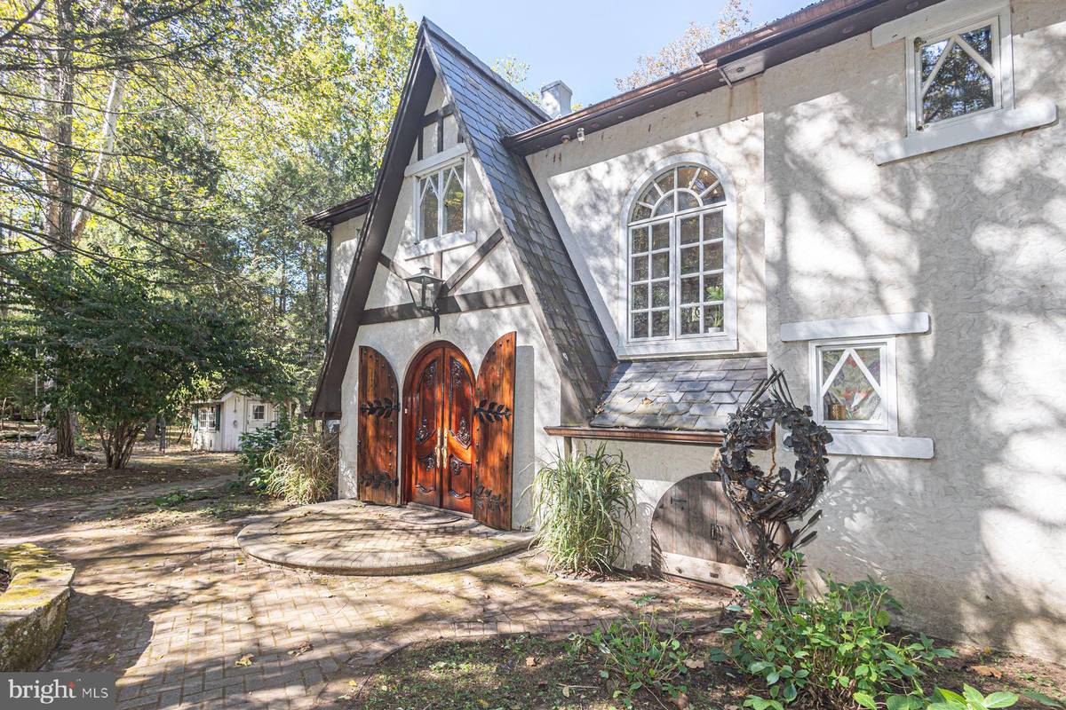 Pipersville, PA 18947,132 E DARK HOLLOW RD #MAIN HOUSE