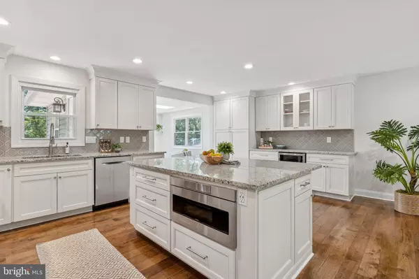 Severna Park, MD 21146,208 MARIE AVE