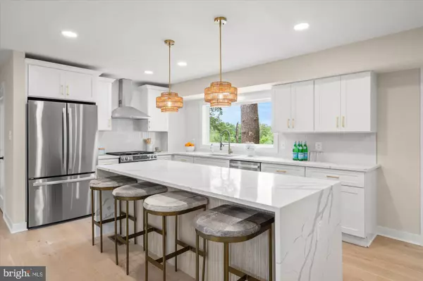 Alexandria, VA 22308,2408 WILLIAM AND MARY DR