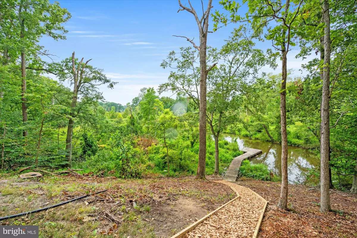 Alexandria, VA 22308,2408 WILLIAM AND MARY DR