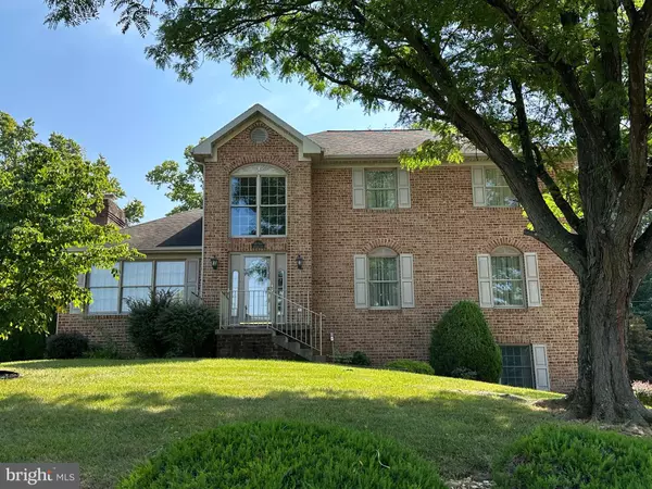 10744 APPLE TREE LN, Williamsport, MD 21795