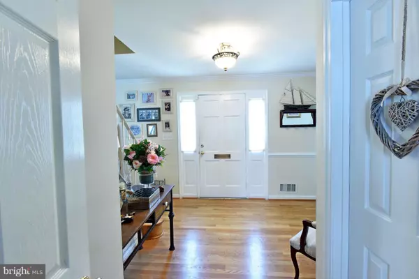 Potomac, MD 20854,8702 VICTORY LN