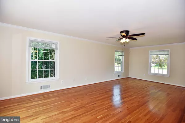 Potomac, MD 20854,8702 VICTORY LN