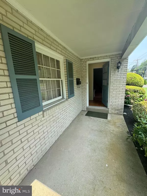 Ambler, PA 19002,459 EDGEWOOD DR