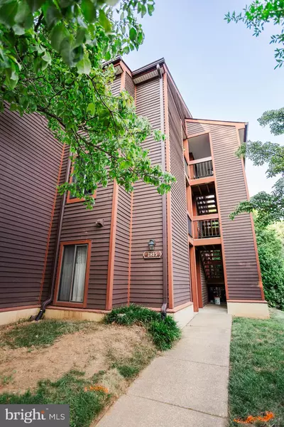2815 LEE OAKS CT #202, Falls Church, VA 22046
