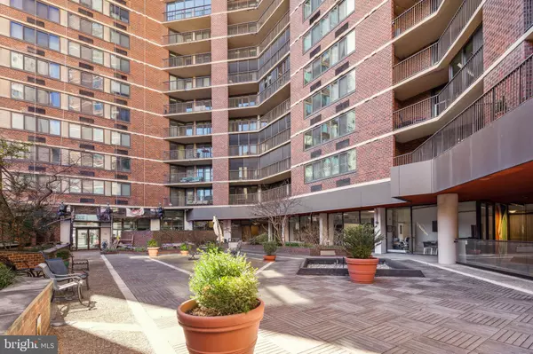 Philadelphia, PA 19102,1420 LOCUST ST #28H