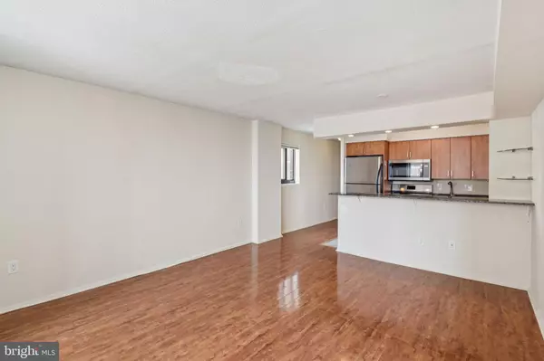 Philadelphia, PA 19102,1420 LOCUST ST #28H