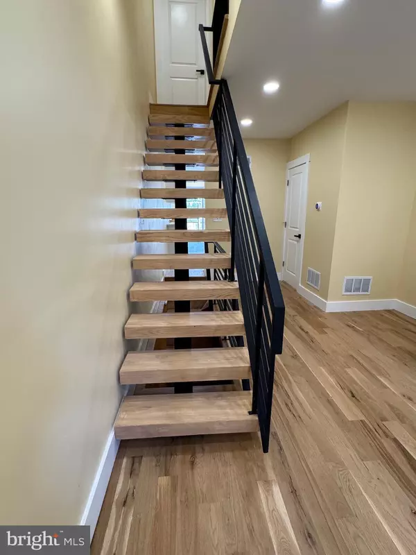 Philadelphia, PA 19125,2548 KERN ST