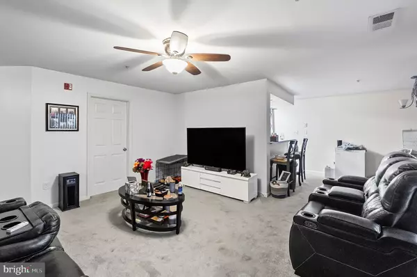 Baltimore, MD 21208,8801 STONE RIDGE CIR #T-2