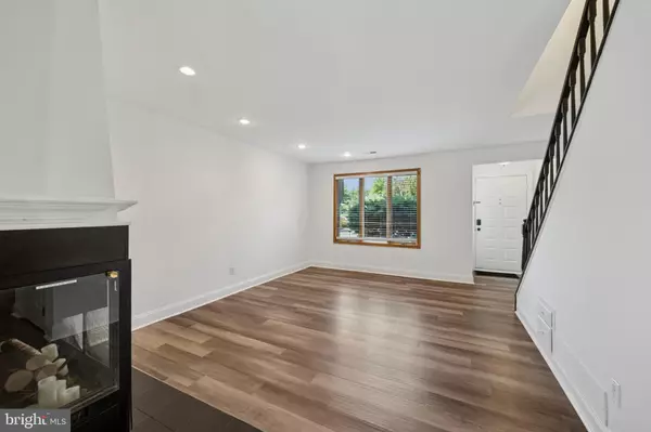 Langhorne, PA 19047,128 GRANITE HILL CT