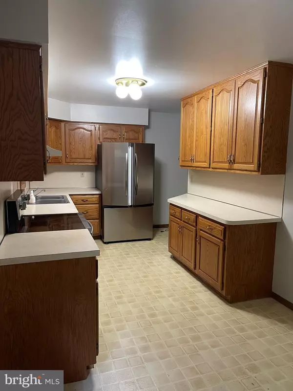 Mifflintown, PA 17059,250 OAK LN