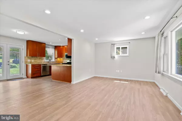 Herndon, VA 20170,906 MONROE ST