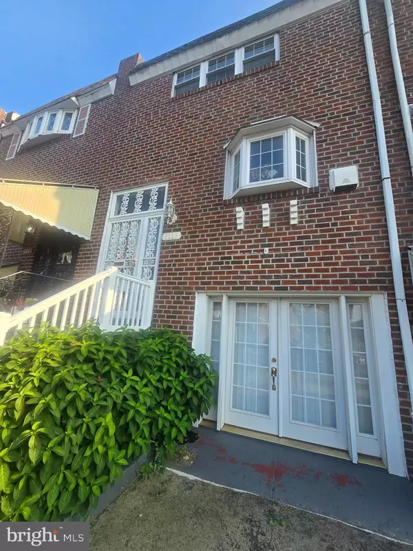 1116 W OXFORD ST, Philadelphia, PA 19122