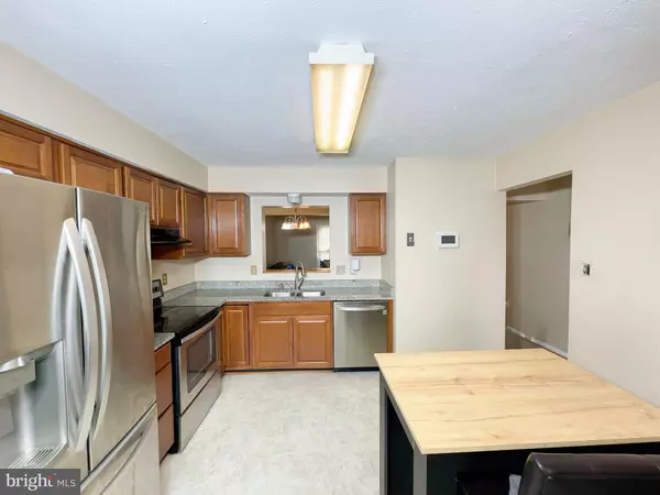 Beltsville, MD 20705,11300 NARROW TRAIL TER