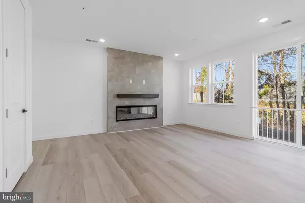 Glen Burnie, MD 21061,5728 HOWARD DR