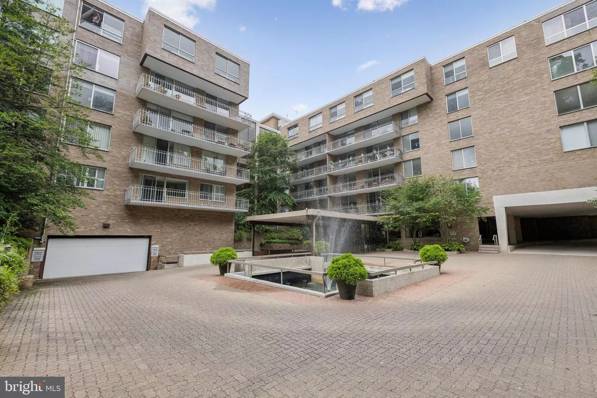 Washington, DC 20016,4100 CATHEDRAL AVE NW #406