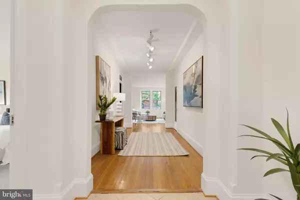 Washington, DC 20008,2129 FLORIDA AVE NW #304