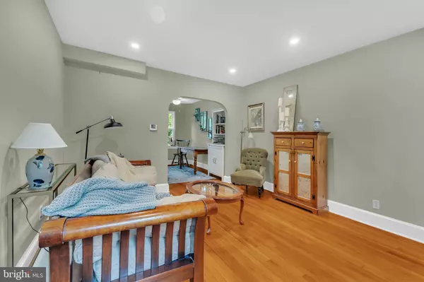 Alexandria, VA 22301,525 E ALEXANDRIA AVE