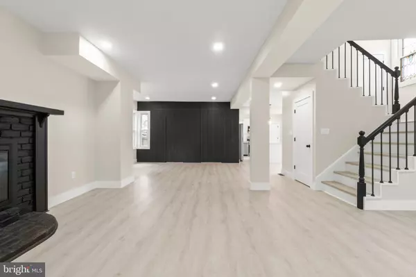 Collingswood, NJ 08108,15 CRESTMONT TER