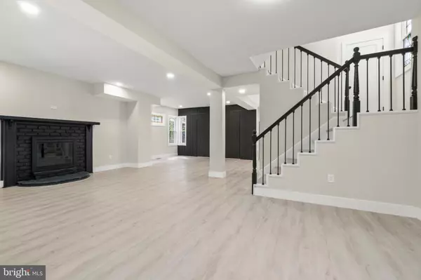 Collingswood, NJ 08108,15 CRESTMONT TER