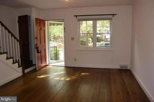 Alexandria, VA 22301,524 E LURAY AVE E
