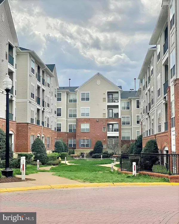 4850 EISENHOWER AVE #105, Alexandria, VA 22304