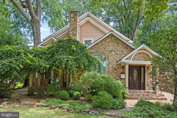 2131 GRAYSON PL, Falls Church, VA 22043