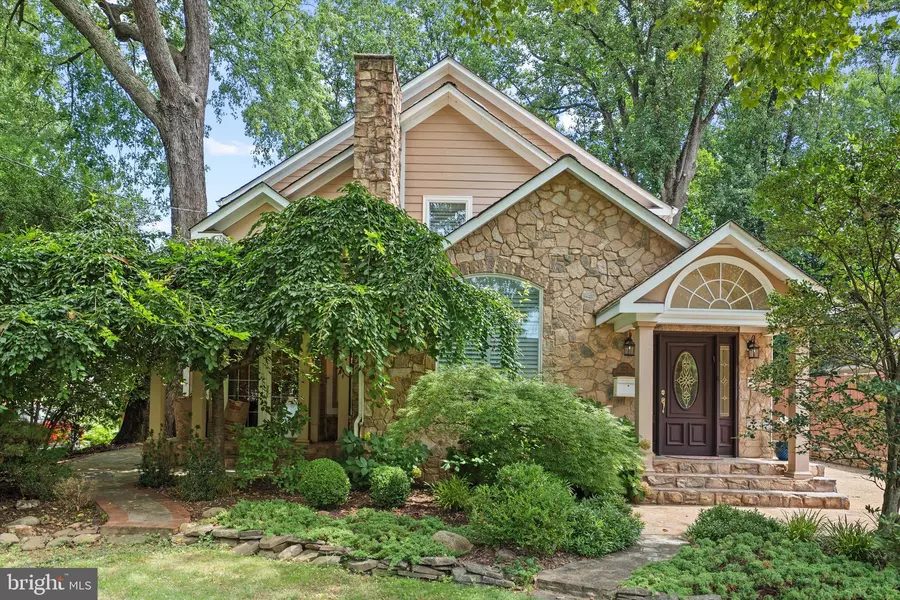 2131 GRAYSON PL, Falls Church, VA 22043