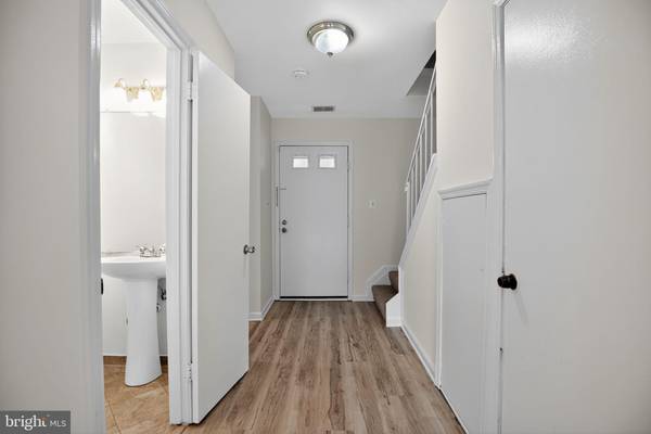 Indian Head, MD 20640,6 PARK SQUARE CT