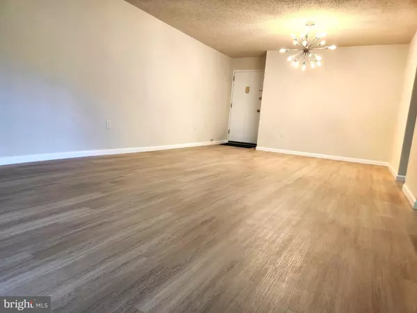 Suitland, MD 20746,3805 SWANN RD #202