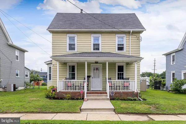57 N REPAUNO AVE, Gibbstown, NJ 08027