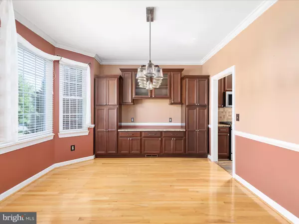 Sterling, VA 20165,46425 MEANDERS RUN CT