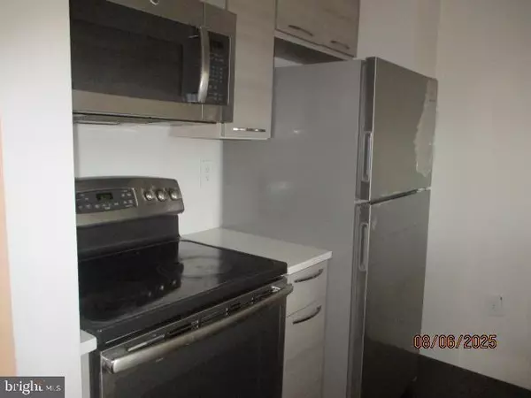 Philadelphia, PA 19130,1601-00 SPRING GARDEN ST #212