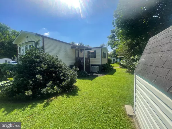 Lancaster, PA 17603,33 MADGE DR