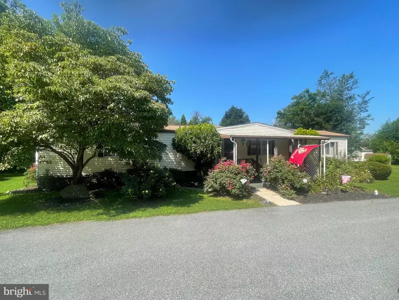 33 MADGE DR, Lancaster, PA 17603