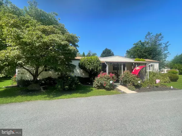 33 MADGE DR, Lancaster, PA 17603