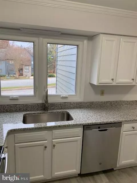 Newark, DE 19711,121 FOXFIRE DR